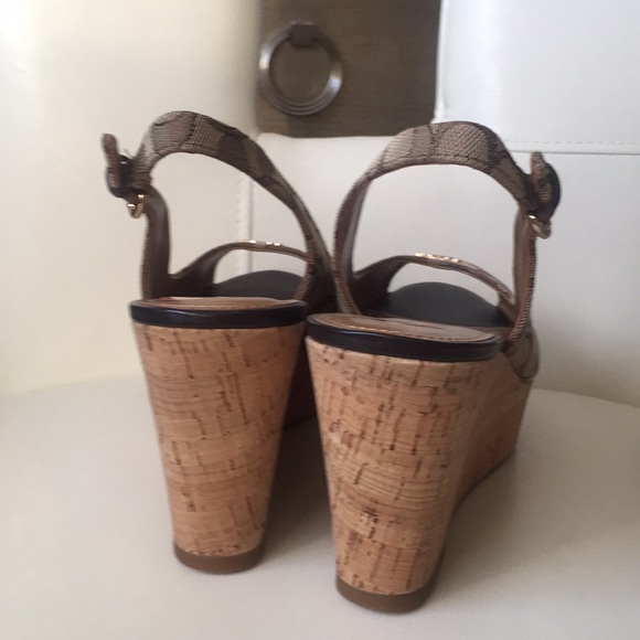 Coach logo platform sandals, new - Picture 3 of 7